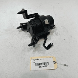 2018-2024 TOYOTA CAMRY XSE TRANSMISSION FRONT MOUNT BRACKET INSULATOR OEM