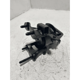2018-2024 TOYOTA CAMRY XSE TRANSMISSION FRONT MOUNT BRACKET INSULATOR OEM