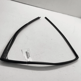 TOYOTA CAMRY 2018 - 2021 REAR PASSENGER SIDE WINDOW GLASS RUN CHANNEL SEAL 