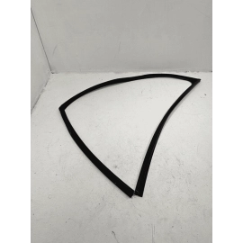 2015-2020 ACURA TLX FRONT LEFT DRIVER SIDE DOOR WINDOW GLASS RUN CHANNEL OEM