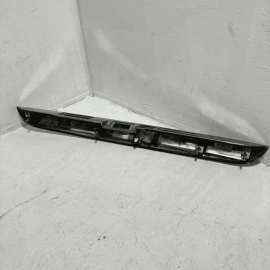 2014-2016 CHEVROLET SONIC TRUNK LID LICENSE PLATE MOULDING OEM