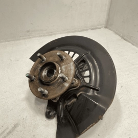 TOYOTA CAMRY XLE LE 2.5L FRONT PASSENGER SIDE SPINDLE KNUCKLE HUB OEM 2018-2024
