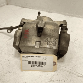 2018 - 2019 TOYOTA CAMRY AVALON FRONT RIGHT PASSENGER SIDE BRAKE CALIPER OEM