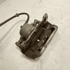 2018 - 2019 TOYOTA CAMRY AVALON FRONT RIGHT PASSENGER SIDE BRAKE CALIPER OEM