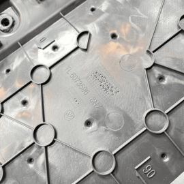 2021-2023 Volkswagen Atlas Front Right Passenger Side Door Trim Panel Cover OEM