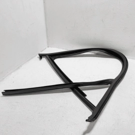 2018-24 Volkswagen Atlas Front Passenger Door Window Glass Run Channel Seal OEM
