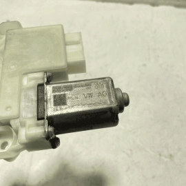 2018-2023 Volkswagen Atlas Rear Passenger Side Door Window Regulator Motor OEM