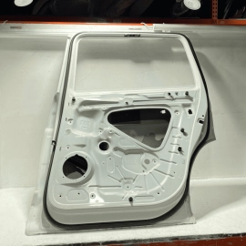 18-24 Volkswagen Atlas Rear Passenger Door Shell Cover Panel OEM Pure White 0Q0Q