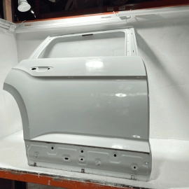 18-24 Volkswagen Atlas Rear Passenger Door Shell Cover Panel OEM Pure White 0Q0Q