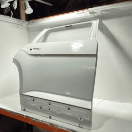 18-24 Volkswagen Atlas Rear Passenger Door Shell Cover Panel OEM Pure White 0Q0Q
