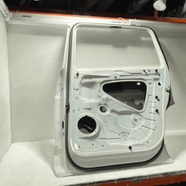 18-24 Volkswagen Atlas Rear Passenger Door Shell Cover Panel OEM Pure White 0Q0Q