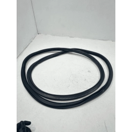 18-24 VOLKSWAGEN ATLAS FRONT DRIVER SIDE DOOR BODY WEATHERSTRIP INNER SEAL OEM