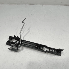 HONDA PILOT 2016-2022 FRONT PASSENGER SIDE EXTERIOR DOOR HANDLE BASE BRACKET OEM