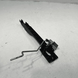 HONDA PILOT 2016-2022 FRONT PASSENGER SIDE EXTERIOR DOOR HANDLE BASE BRACKET OEM