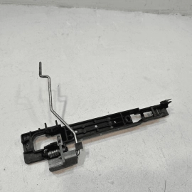 HONDA PILOT 2016-2022 FRONT PASSENGER SIDE EXTERIOR DOOR HANDLE BASE BRACKET OEM