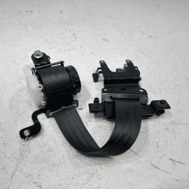 2016- 2018 HONDA PILOT REAR LEFT DRIVER 2ND ROW SEAT BELT  RETRACTOR OEM