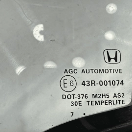 2016-2022 HONDA PILOT FRONT LEFT DRIVER SIDE DOOR CORNER FIXED GLASS OEM