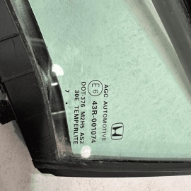 2016-2022 HONDA PILOT FRONT LEFT DRIVER SIDE DOOR CORNER FIXED GLASS OEM
