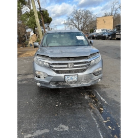 HONDA PILOT REAR DRIVER SIDE LICENSE LIGHT LAMP MOLDING COVER TRIM OEM 2016-2022 HONDA PILOT REAR DRIVER SIDE LICENSE LIGHT LAMP MOLDING COVER TRIM OEM 2016-2022