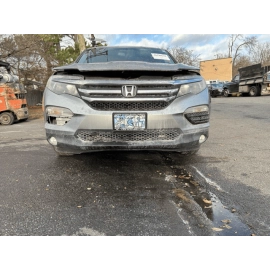 HONDA PILOT REAR DRIVER SIDE LICENSE LIGHT LAMP MOLDING COVER TRIM OEM 2016-2022 HONDA PILOT REAR DRIVER SIDE LICENSE LIGHT LAMP MOLDING COVER TRIM OEM 2016-2022