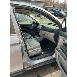 HONDA PILOT REAR DRIVER SIDE LICENSE LIGHT LAMP MOLDING COVER TRIM OEM 2016-2022 HONDA PILOT REAR DRIVER SIDE LICENSE LIGHT LAMP MOLDING COVER TRIM OEM 2016-2022