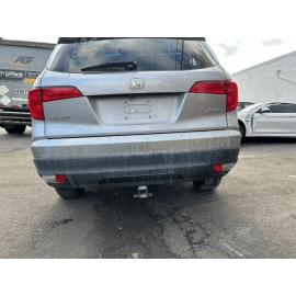 HONDA PILOT REAR DRIVER SIDE LICENSE LIGHT LAMP MOLDING COVER TRIM OEM 2016-2022 HONDA PILOT REAR DRIVER SIDE LICENSE LIGHT LAMP MOLDING COVER TRIM OEM 2016-2022