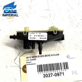 2007-2012 Mercedes W221 S550 Front Seat Lumbar Dynamic Air Control Valve OE
