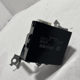 2018-2019 LEXUS NX300 PARK PARKING BRAKE CONTROL MODULE UNIT / BRACKET OEM 2018-2019 LEXUS NX300 PARK PARKING BRAKE CONTROL MODULE UNIT / BRACKET OEM