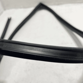 LEXUS NX300 2018-2021 FRONT RIGHT PASSENGER SIDE DOOR GLASS RUN CHANNEL SEAL OEM