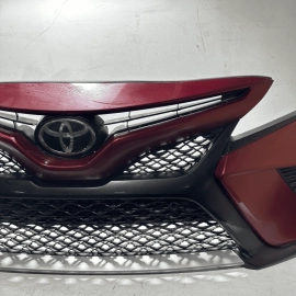 18-20 TOYOTA CAMRY XSE FRONT BUMPER COVER & GRILLE MOLDING & EMBLEM OEM  3T3 RED
