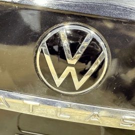 VOLKSWAGEN ATLAS LIFTGATE REAR DOOR TAILGATE W/ GLASS BLACK 2T2T 2021 - 2023 OEM