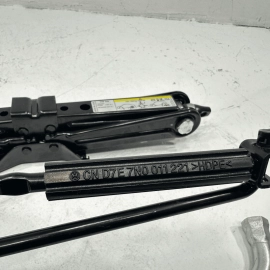 2018-23 VOLKSWAGEN VW ATLAS EMERGENCY SPARE TIRE JACK CRANK LUG TOOL KIT SET OEM