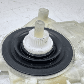 VOLKSWAGEN ATLAS 2018-2023 REAR RIGHT OR LEFT DOOR WINDOW REGULATOR MOTOR OEM