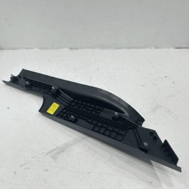 VOLKSWAGEN ATLAS 2018-2024 REAR LEFT SIDE DOOR SILL SCUFF PLATE COVER TRIM OEM VOLKSWAGEN ATLAS 2018-2024 REAR LEFT SIDE DOOR SILL SCUFF PLATE COVER TRIM OEM