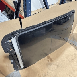 2018-2023 VOLKSWAGEN ATLAS SUNROOF SUN ROOF WINDOW GLASS & MOTORS & SHADE OEM