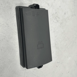 VOLKSWAGEN ATLAS 2019-2023 ENGINE COMPARTMENT FUSE RELAY BOX UPPER COVER OEM