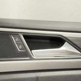 2021 VOLKSWAGEN ATLAS SEL FRONT RIGHT PASSENGER SIDE DOOR TRIM PANEL COVER OEM