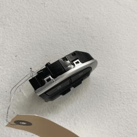 21-23 KIA K5 STEERING WHEEL RIGHT PASSENGER SIDE CRUISE CONTROL SWITCH OEM