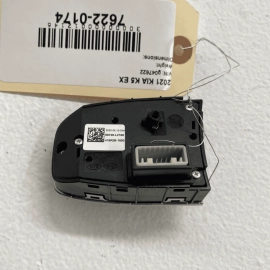 21-23 KIA K5 STEERING WHEEL RIGHT PASSENGER SIDE CRUISE CONTROL SWITCH OEM