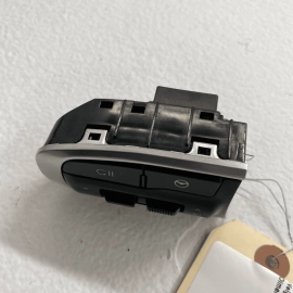 21-23 KIA K5 STEERING WHEEL RIGHT PASSENGER SIDE CRUISE CONTROL SWITCH OEM