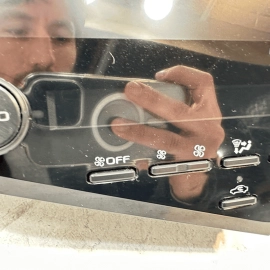Toyota Camry XSE 2018-2019 Radio Receiver Navigation Display Screen Climate OEM
