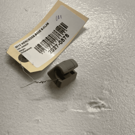 2007-2013 MERCEDES S550 W221 FRONT LEFT OR RIGHT SIDE SUN VISOR CLIP HOLDER