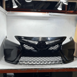 2018-2020 TOYOTA CAMRY XSE FRONT BUMPER COVER W/CAMERA & PARKING SENSORS 218 OEM