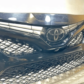 2018-2020 TOYOTA CAMRY XSE FRONT BUMPER COVER W/CAMERA & PARKING SENSORS 218 OEM