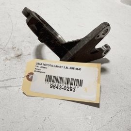 TOYOTA CAMRY 3.5L FWD FRONT RIGHT AXLE SHAFT BEARING SUPPORT BRACKET OEM 2018-24