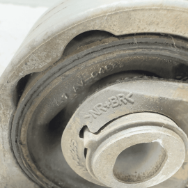 2018-2024 TOYOTA CAMRY 3.5L XLE XSE REAR TRANSMISSION MOUNT BRACKET SUPPORT OEM