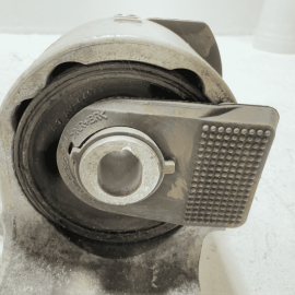 2018-2024 TOYOTA CAMRY 3.5L XLE XSE REAR TRANSMISSION MOUNT BRACKET SUPPORT OEM