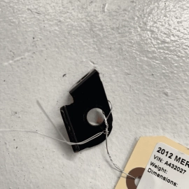 REAR SEAT BACK PAD LOWER LEFT DRIVER SIDE BRACKET OEM 2007-13 MERCEDES S550