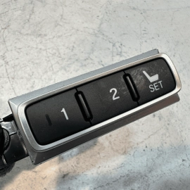 2018-2022 HONDA ACCORD FRONT LEFT DRIVER SIDE SEAT MEMORY SWITCH OEM 2018-2022 HONDA ACCORD FRONT LEFT DRIVER SIDE SEAT MEMORY SWITCH OEM