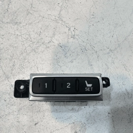 2018-2022 HONDA ACCORD FRONT LEFT DRIVER SIDE SEAT MEMORY SWITCH OEM 2018-2022 HONDA ACCORD FRONT LEFT DRIVER SIDE SEAT MEMORY SWITCH OEM